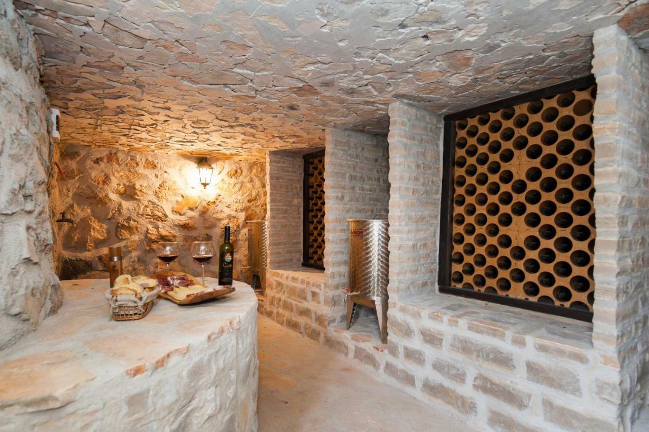 Villa Hacienda Nikolic à Milna  Extérieur photo